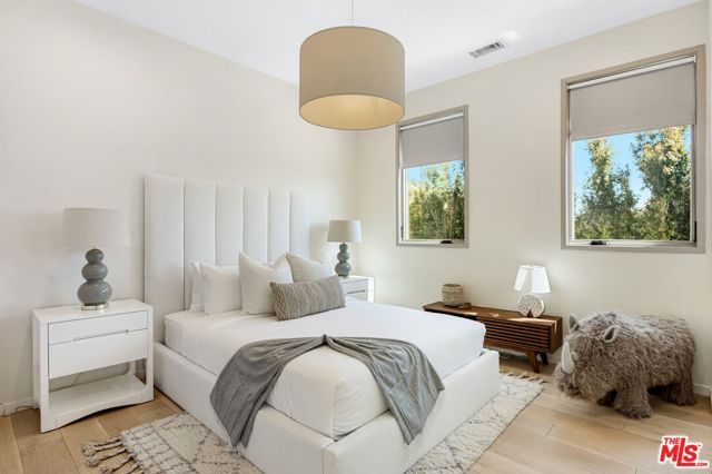 3910 Berryman Avenue, Los Angeles, CA 90066