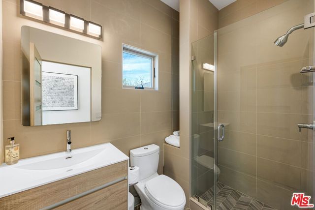 3910 Berryman Avenue, Los Angeles, CA 90066