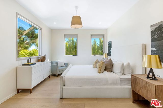 3910 Berryman Avenue, Los Angeles, CA 90066