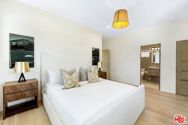 3910 Berryman Avenue, Los Angeles, CA 90066