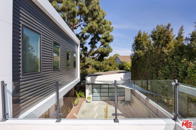 3910 Berryman Avenue, Los Angeles, CA 90066