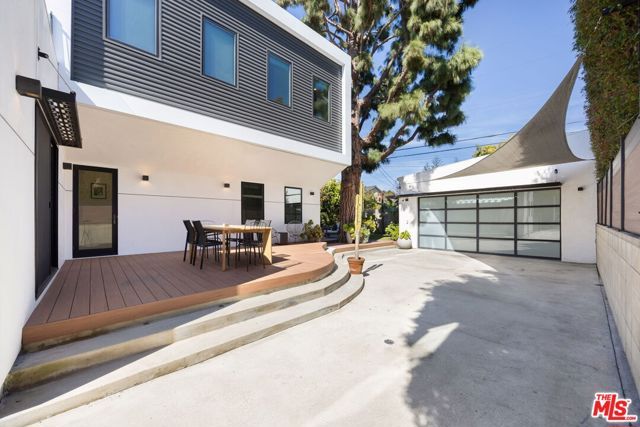 3910 Berryman Avenue, Los Angeles, CA 90066