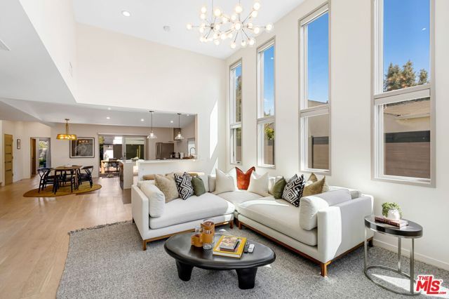 3910 Berryman Avenue, Los Angeles, CA 90066