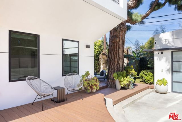 3910 Berryman Avenue, Los Angeles, CA 90066