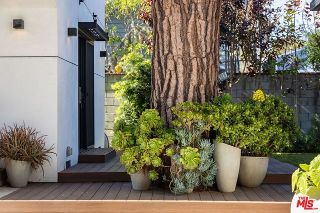 3910 Berryman Avenue, Los Angeles, CA 90066