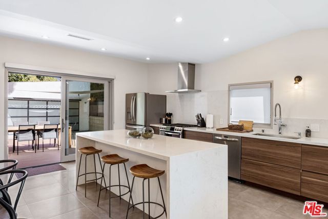 3910 Berryman Avenue, Los Angeles, CA 90066