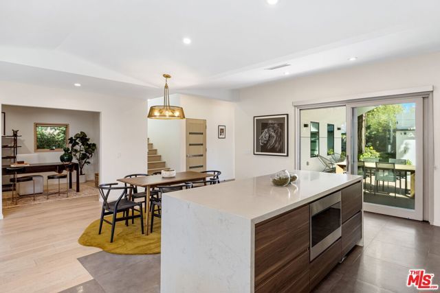 3910 Berryman Avenue, Los Angeles, CA 90066
