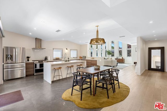 3910 Berryman Avenue, Los Angeles, CA 90066
