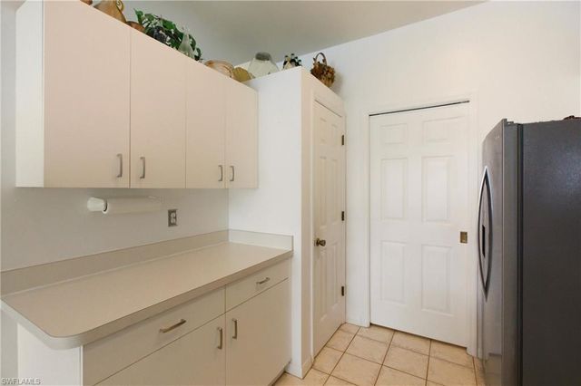 8821 Woodgate Manor CT, Fort Myers, FL 33908