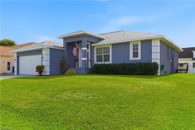 8821 Woodgate Manor CT, Fort Myers, FL 33908