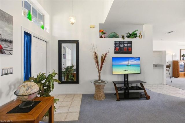 8821 Woodgate Manor CT, Fort Myers, FL 33908