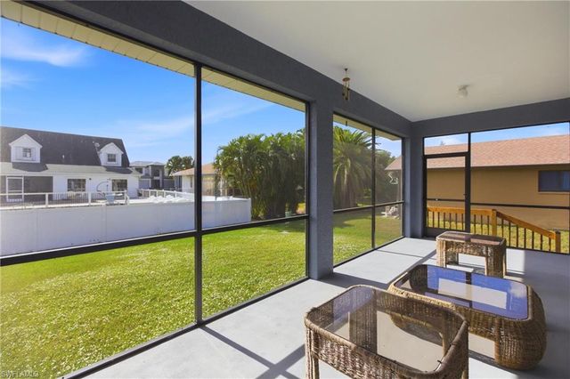 8821 Woodgate Manor CT, Fort Myers, FL 33908