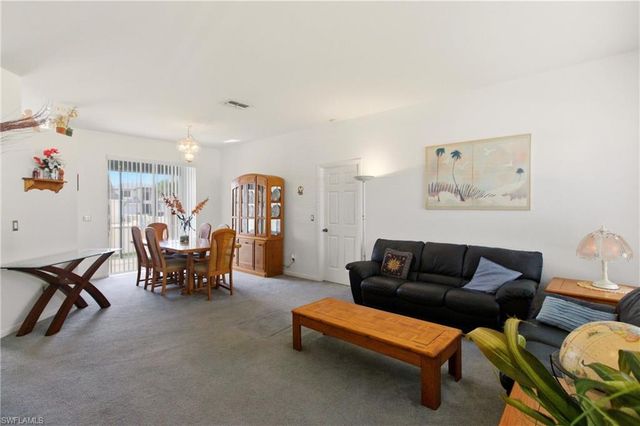 8821 Woodgate Manor CT, Fort Myers, FL 33908