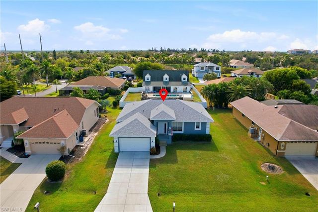 8821 Woodgate Manor CT, Fort Myers, FL 33908