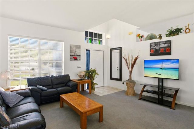 8821 Woodgate Manor CT, Fort Myers, FL 33908