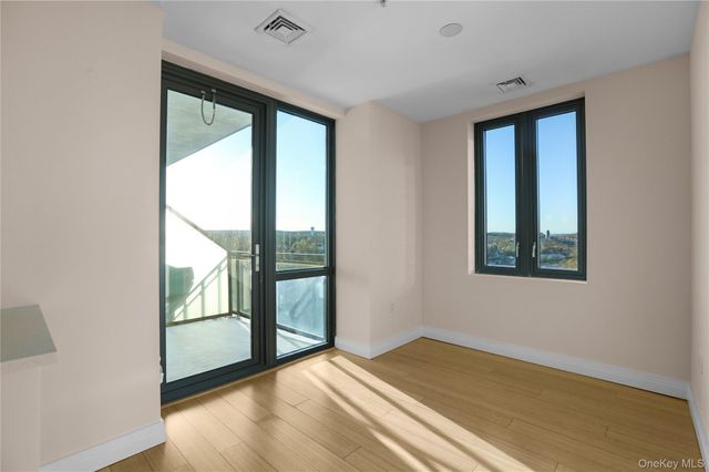701 Ridge Hill Boulevard 11H, Yonkers, NY 10710
