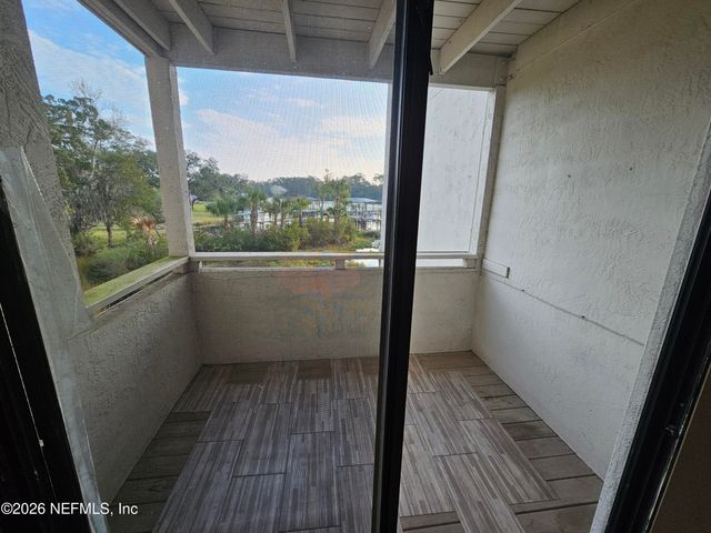 1307 RIVER HILLS Circle 16, Jacksonville, FL 32211