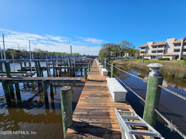 1307 RIVER HILLS Circle 16, Jacksonville, FL 32211