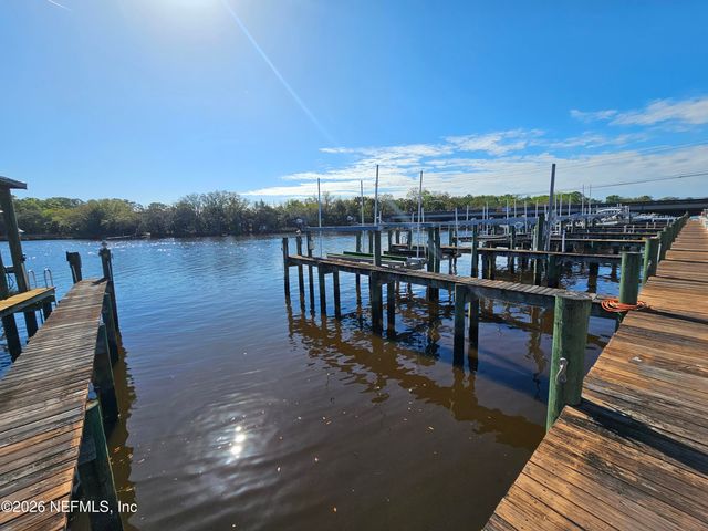 1307 RIVER HILLS Circle 16, Jacksonville, FL 32211