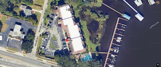 1307 RIVER HILLS Circle 16, Jacksonville, FL 32211