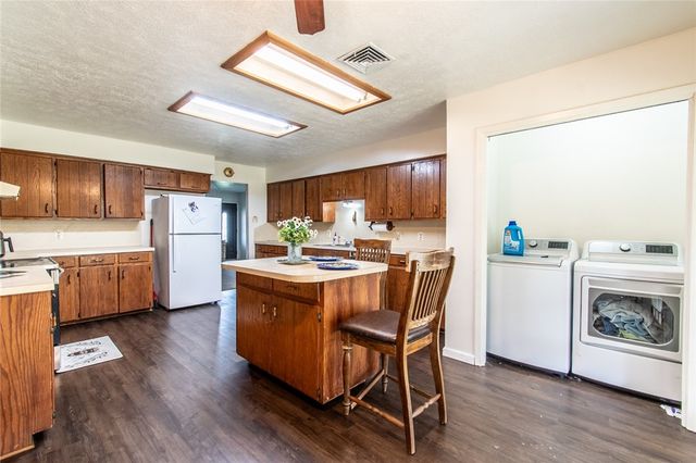 4001 Bray Dr, Corpus Christi, TX 78413