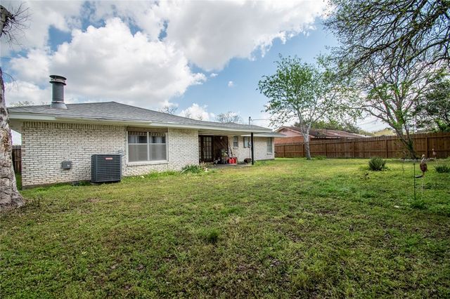 4001 Bray Dr, Corpus Christi, TX 78413