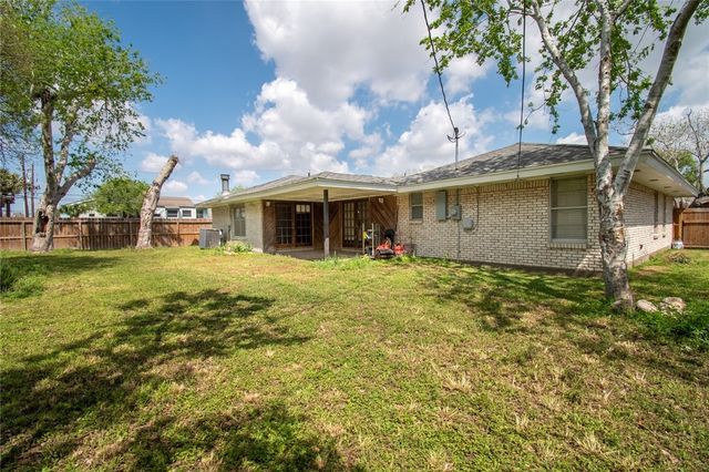 4001 Bray Dr, Corpus Christi, TX 78413