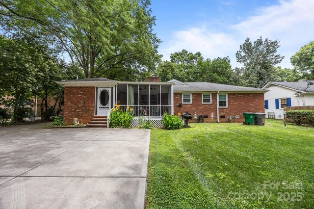 5640 Sharon Road, Charlotte, NC 28210