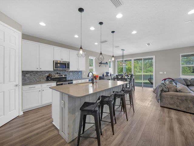695 Sandstone Dr, St Augustine, FL 32086