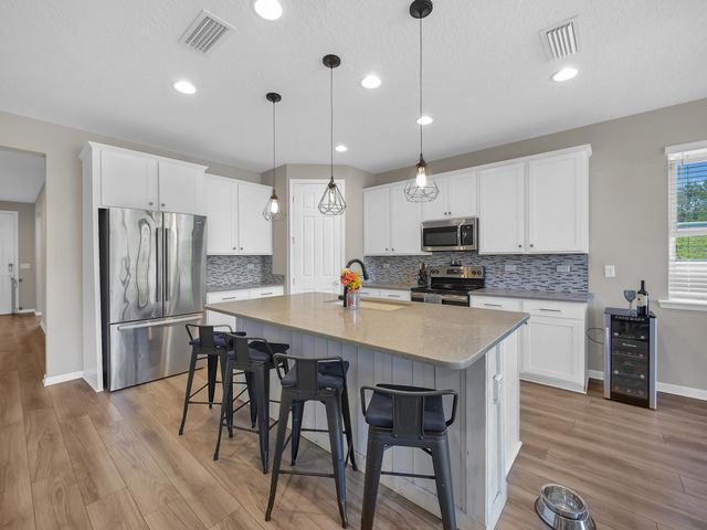 695 Sandstone Dr, St Augustine, FL 32086