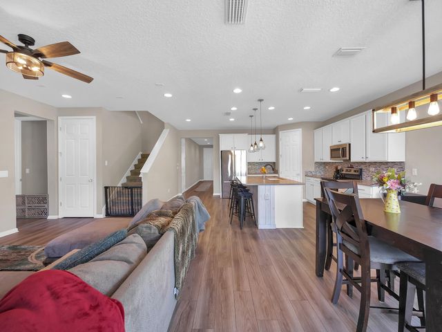 695 Sandstone Dr, St Augustine, FL 32086