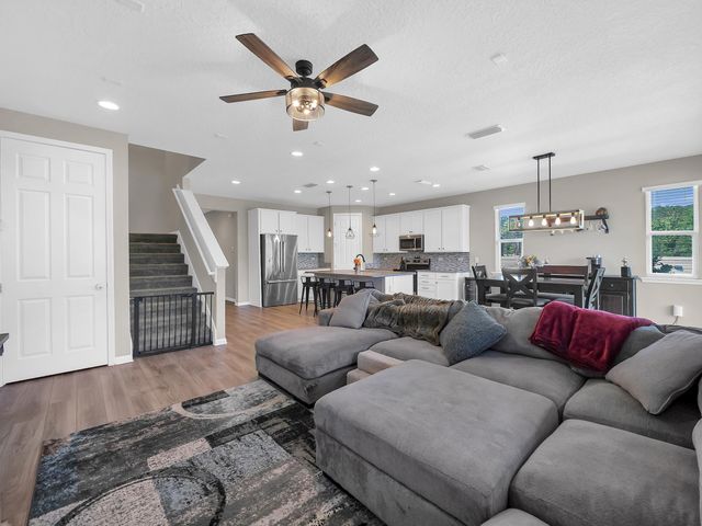 695 Sandstone Dr, St Augustine, FL 32086