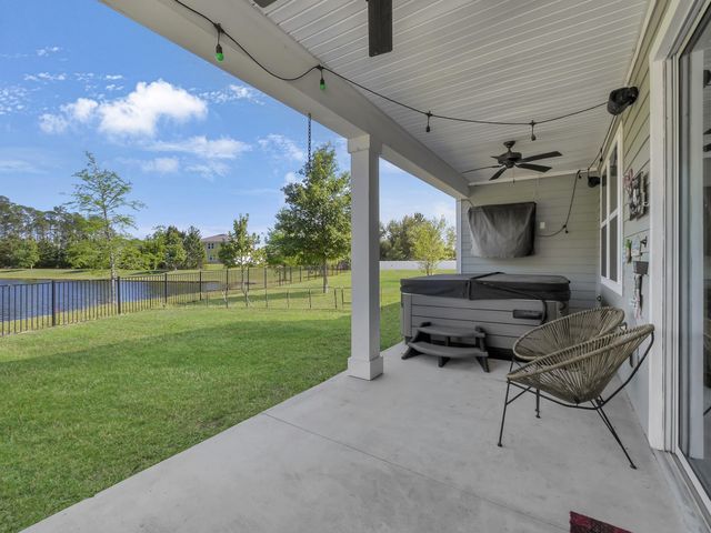 695 Sandstone Dr, St Augustine, FL 32086