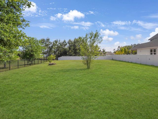 695 Sandstone Dr, St Augustine, FL 32086