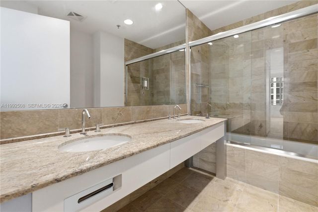 1395 Brickell Ave 3407, Miami, FL 33131