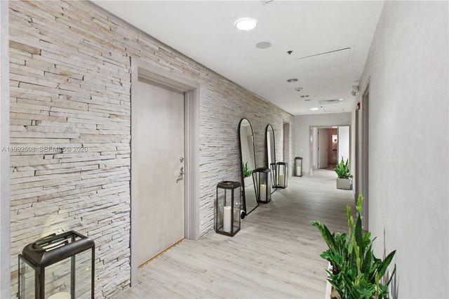 1395 Brickell Ave 3407, Miami, FL 33131