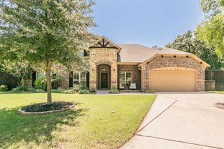120 Venado Court, Azle, TX 76020