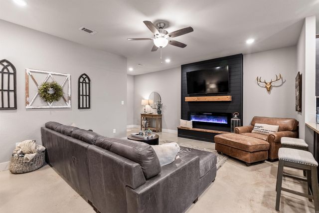 27 Green Timber Way, Vilonia, AR 72173