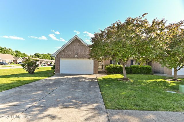 12494 Spring Trace Ct, Louisville, KY 40229