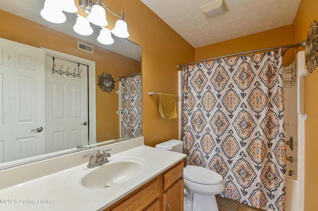 12494 Spring Trace Ct, Louisville, KY 40229