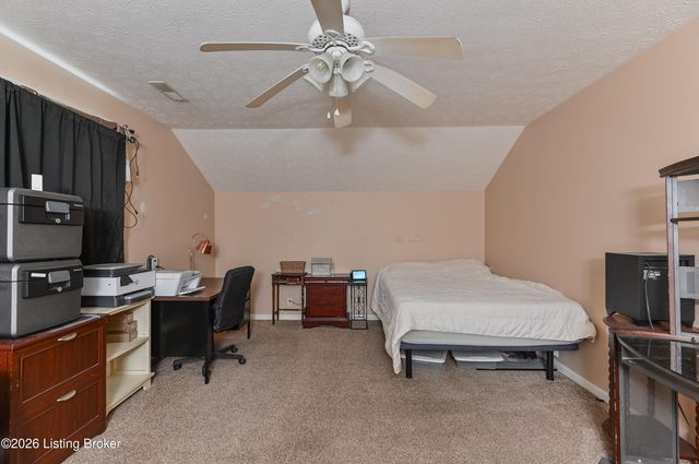 12494 Spring Trace Ct, Louisville, KY 40229