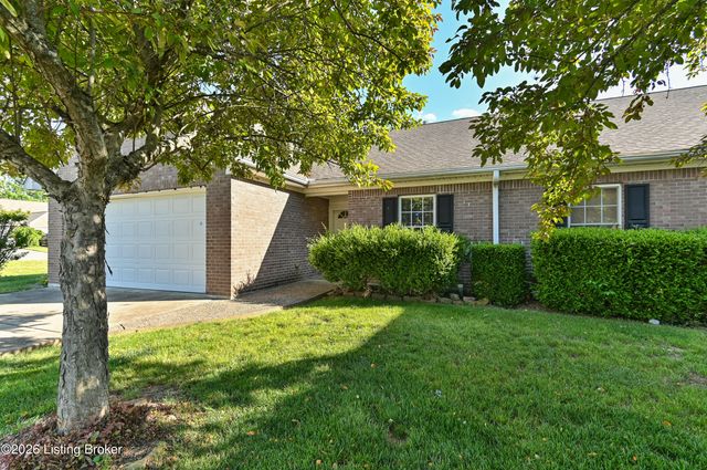 12494 Spring Trace Ct, Louisville, KY 40229