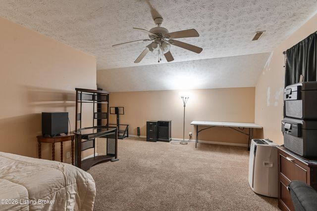 12494 Spring Trace Ct, Louisville, KY 40229