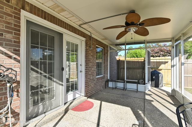 12494 Spring Trace Ct, Louisville, KY 40229