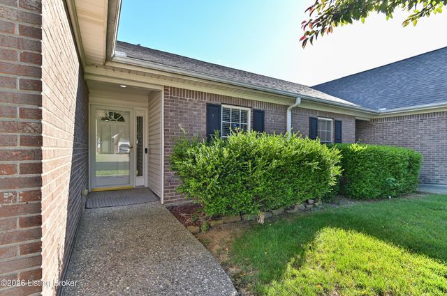 12494 Spring Trace Ct, Louisville, KY 40229