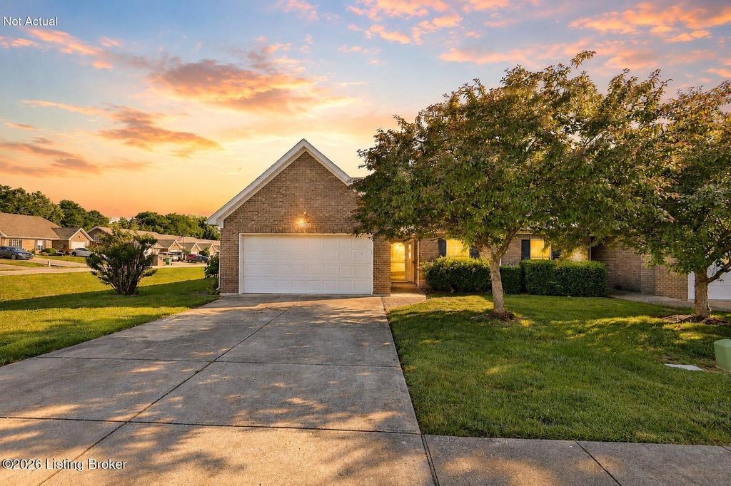 12494 Spring Trace Ct, Louisville, KY 40229