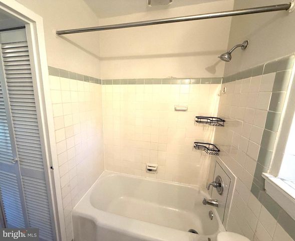 1705 PRESTON RD, Alexandria, VA 22302