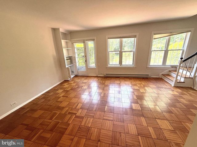 1705 PRESTON RD, Alexandria, VA 22302