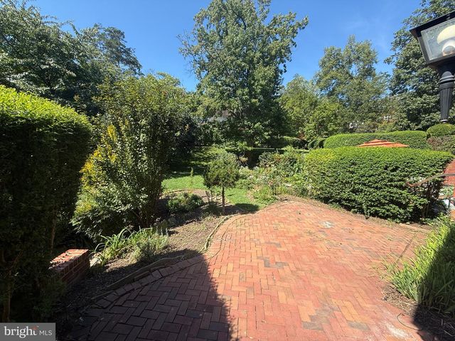 1705 PRESTON RD, Alexandria, VA 22302