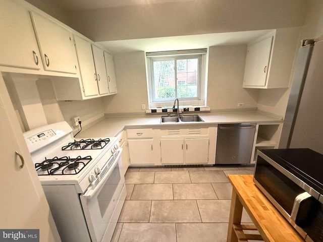 1705 PRESTON RD, Alexandria, VA 22302
